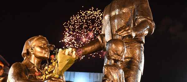 Ташкентское небо озарил салют Победы - Sputnik Узбекистан