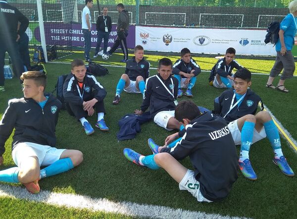 Сборная Узбекистана на международном турнире по футболу среди детей-сирот Будущее зависит от тебя Сборная Узбекистана на международном турнире по футболу среди детей-сирот Будущее зависит от тебя - Sputnik Узбекистан