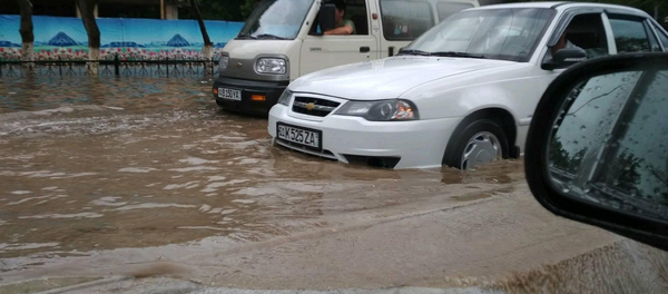 Подтопление улиц Ташкента Подтопление улиц Ташкента - Sputnik Узбекистан