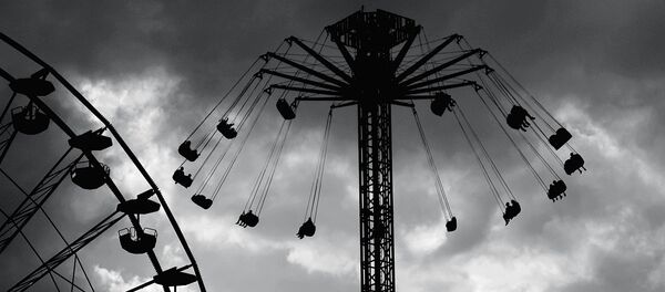 Аттракцион в парке - Sputnik Узбекистан