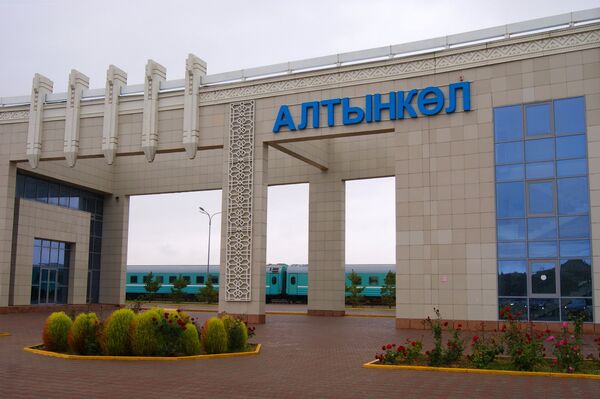 Основная задача приграничной станции Алтынколь – обслуживание СЭЗ Хоргос- Восточные ворота. Основная задача приграничной станции Алтынколь – обслуживание СЭЗ Хоргос- Восточные ворота. - Sputnik Узбекистан