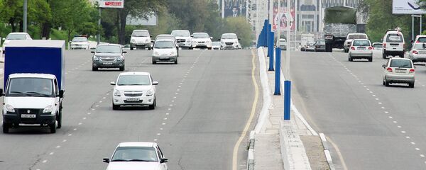 Автомобильная дорога в Ташкенте Автомобильная дорога в Ташкенте - Sputnik Ўзбекистон