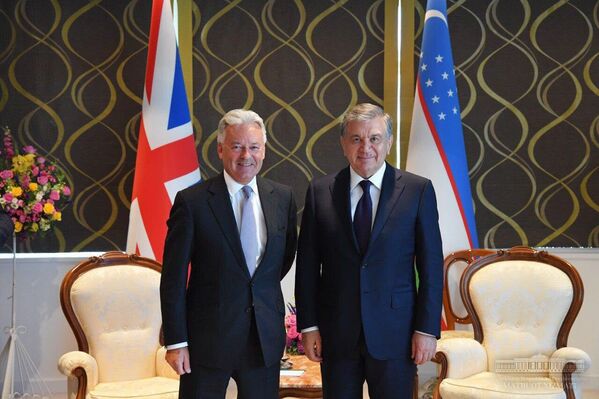 Шавкат Мирзиёев встретился с заместителем министра иностранных дел Великобритании - Sputnik Узбекистан