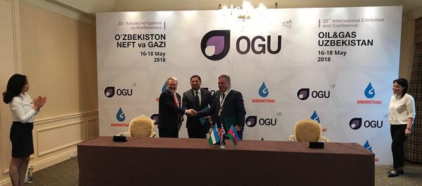 BP и SOCAR подписали меморандум о сотрудничестве с Узбекнефтегазом - Sputnik Узбекистан