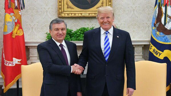 Prezident Uzbekistana Shavkat Mirziyoyev i Prezident SShA Donald Tramp - Sputnik O‘zbekiston