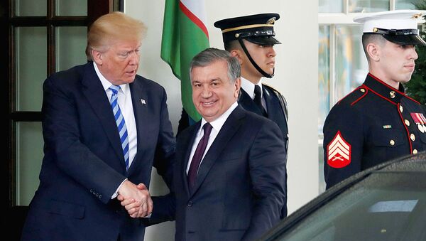 Президент Узбекистана Шавкат Мирзиёев и Президент США Дональд Трамп - Sputnik Узбекистан
