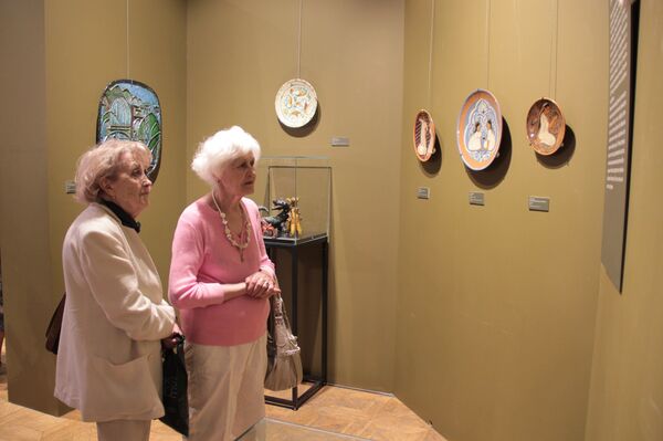 Открытие выставки Авторская керамика ХХ века в Средней Азии - Sputnik Узбекистан