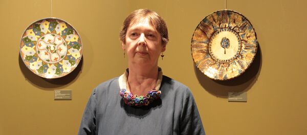 Куратор выставки Авторская керамика XX века в Средней Азии - Sputnik Узбекистан