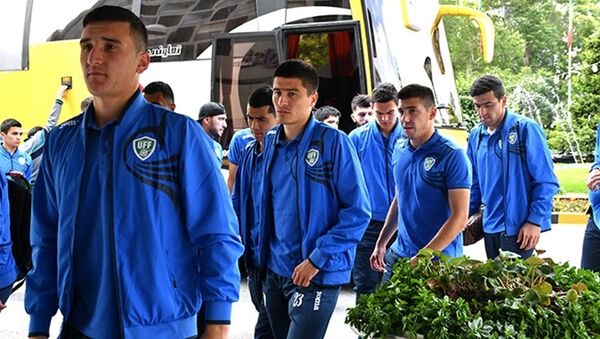 Сборная Узбекистана по футболу прибыла в Иран - Sputnik Ўзбекистон