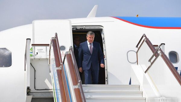 Шавкат Мирзиёев прибыл в Андижан - Sputnik Узбекистан