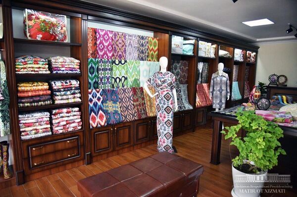 Продукция предприятия по переработке коконов шелкопряда Andijan Silk.Co - Sputnik Узбекистан