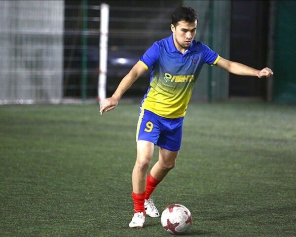 Кутилмаган юлдузлар: мигрант футболчилар Петербургни  ҳайратда қолдирди Кутилмаган юлдузлар: мигрант футболчилар Петербургни  ҳайратда қолдирди - Sputnik Ўзбекистон