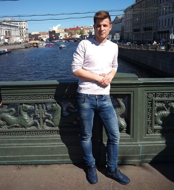 Кутилмаган юлдузлар: мигрант футболчилар Петербургни  ҳайратда қолдирди Кутилмаган юлдузлар: мигрант футболчилар Петербургни  ҳайратда қолдирди - Sputnik Ўзбекистон