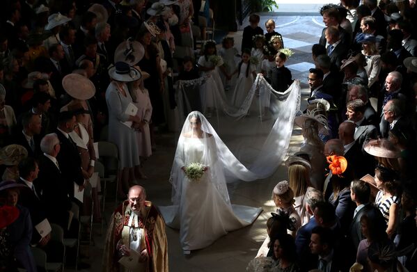 Меган Маркл в свадебном платье от Givenchy - Sputnik Узбекистан