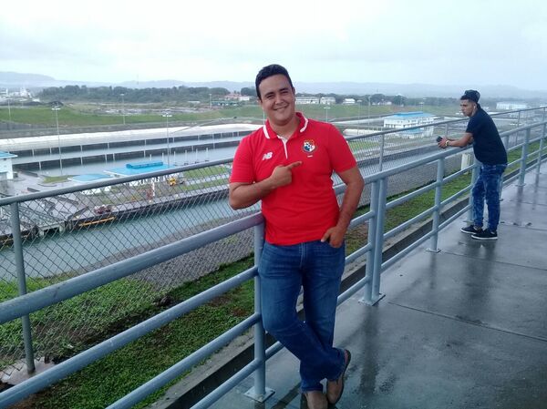 Семеро смелых: как волонтеры из Латинской Америки собираются на ЧМ-2018 Семеро смелых: как волонтеры из Латинской Америки собираются на ЧМ-2018 - Sputnik Узбекистан