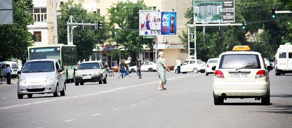 Рейд с сотрудниками УБДД Ташкента  - Sputnik Ўзбекистон