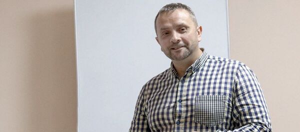 Редактор портала колеса.ру, автоэксперт Виталий Архиреев Редактор портала колеса.ру, автоэксперт Виталий Архиреев - Sputnik Узбекистан