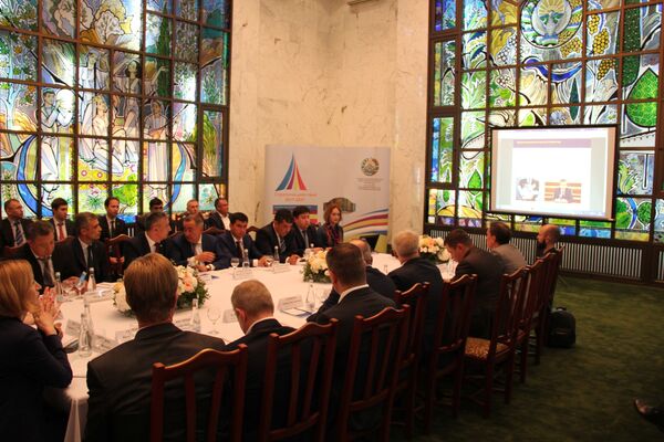 Делегация хокимията Ташкента посетила Посольство Узбекистана в Москве - Sputnik Узбекистан