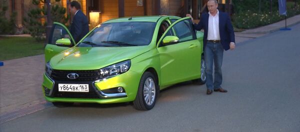 Отличная машина, очень хорошая – Путин протестировал Ладу-Весту Отличная машина, очень хорошая – Путин протестировал Ладу-Весту - Sputnik Узбекистан