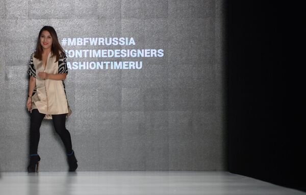 Dizayner Zulfiya Sulton Moskvada Mercedes Benz Fashion Week Russia ko‘rigida - Sputnik O‘zbekiston
