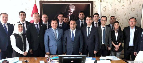 Встреча заместителя министра финансов Республики Узбекистан Дилшода Саттарова с председателем социальной защиты Турции г-н Жевдат Жейланом - Sputnik Ўзбекистон