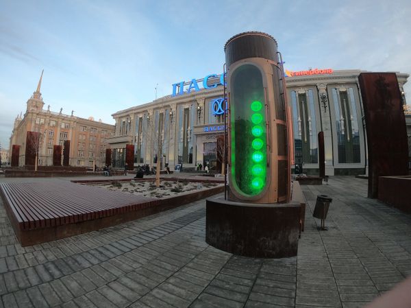 “Барометр счастья” в онлайм-режиме измеряет настроение жителей Екатеринбурга.  - Sputnik Узбекистан