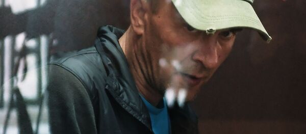 Подозреваемый в порче картины Ильи Репина Иван Грозный и сын его Иван 16 ноября 1581 года в Третьяковской галерее Игорь Подпорин - Sputnik Узбекистан