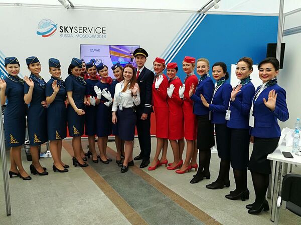 Бортпроводники из Узбекистана покорили жюри на конкурсе в Москве - Sputnik Узбекистан