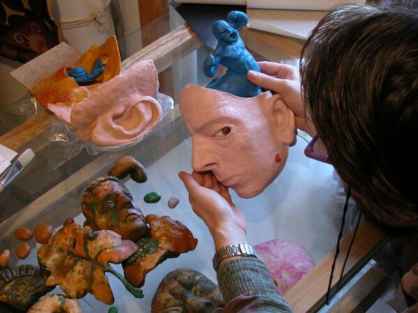 Художник Сергей Алибеков: я рисую образы фильмов - Sputnik Узбекистан