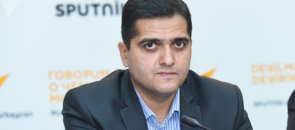 Политолог Эльхан Шахиноглу - Sputnik Узбекистан