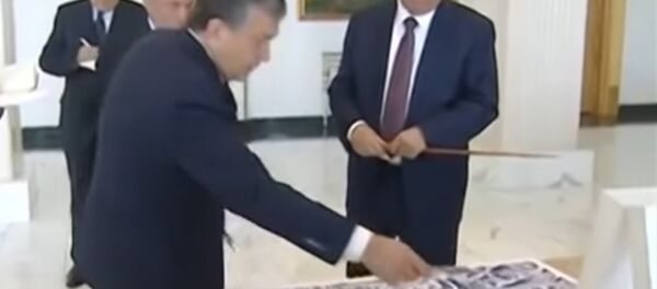 Ислам Каримов и Шавкат Мирзиёев - съемка 2016 года - Sputnik Ўзбекистон