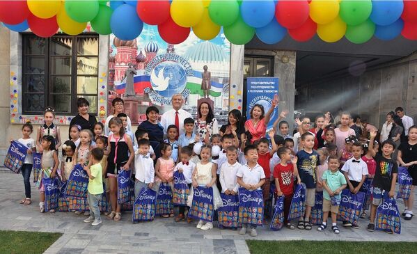 День защиты детей отметили в Россотрудничестве - Sputnik Узбекистан