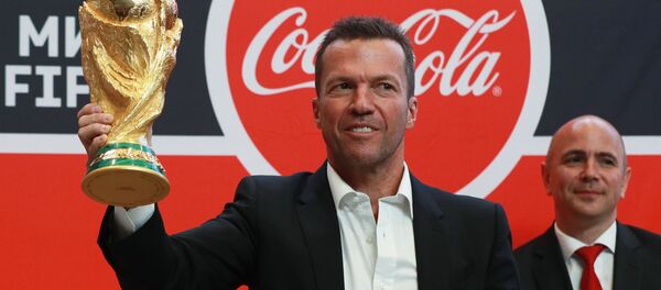 Кубок ЧМ-2018 по футболу в аэропорту Шереметьево  - Sputnik Узбекистан