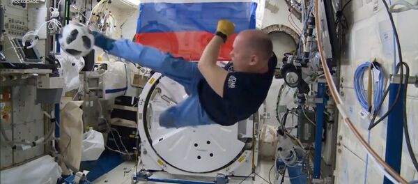 Ofitsialnim machom ChM-2018 sigrali na MKS - Sputnik O‘zbekiston