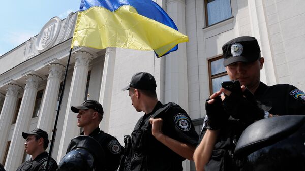 Sotrudniki militsii u Verxovnoy Radi Ukraini. Arxivnoe foto - Sputnik O‘zbekiston
