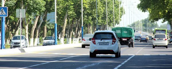 Автомобильное движение в Ташкенте Автомобильное движение в Ташкенте - Sputnik Ўзбекистон