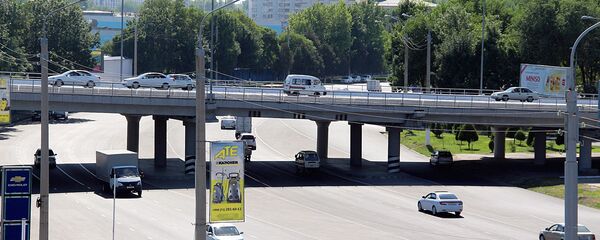 Автомобильное движение в Ташкенте Автомобильное движение в Ташкенте - Sputnik Узбекистан