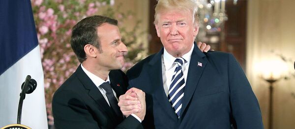 Президент США Дональд Трамп и президент Франции Эммануэль Макрон - Sputnik Узбекистан