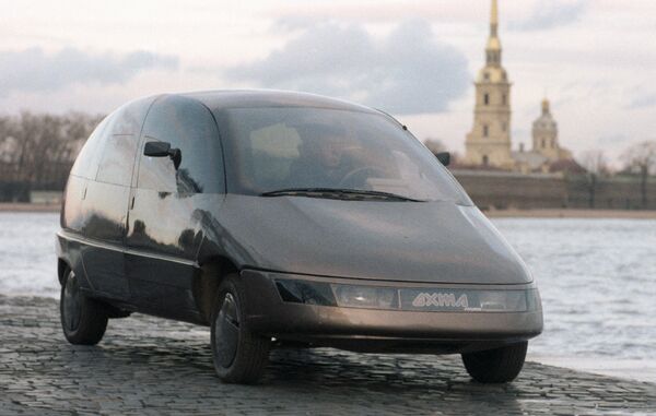 Новый легковой автомобиль Охта, созданный самодеятельными конструкторами - Sputnik Узбекистан
