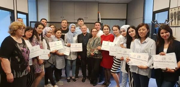 AICP провела консультации с Узтекстильпром. - Sputnik Узбекистан