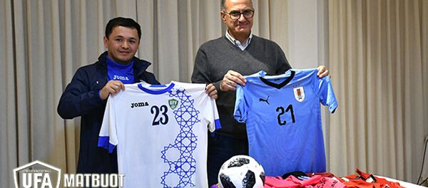 Подготовка к товарищескому матчу сборных Узбекистана и Уругвая Подготовка к товарищескому матчу сборных Узбекистана и Уругвая - Sputnik Ўзбекистон