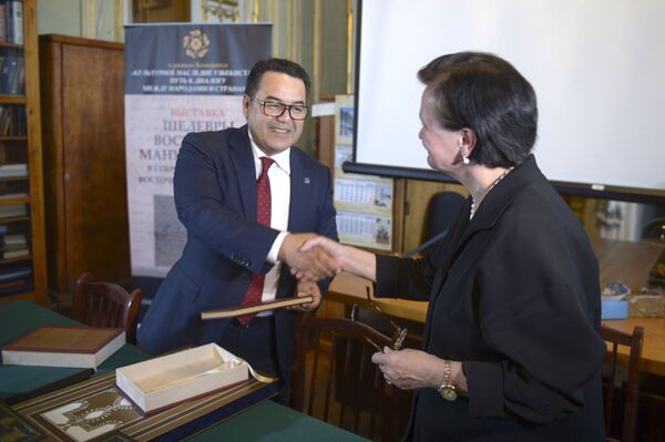 Петербург узбекский: стартовал конгресс Культурное наследие Узбекистана Петербург узбекский: стартовал конгресс Культурное наследие Узбекистана - Sputnik Узбекистан