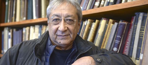 Доктор искусствоведения Акбар Хакимов Доктор искусствоведения Акбар Хакимов - Sputnik Узбекистан