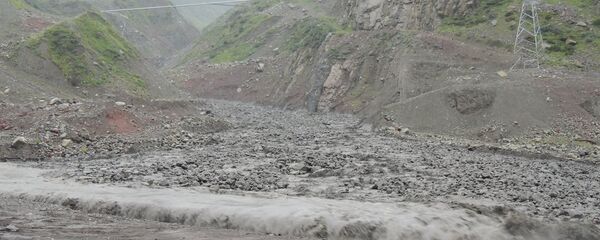 Сель сошел на дороге к границе Грузии с РФ Сель сошел на дороге к границе Грузии с РФ - Sputnik Ўзбекистон