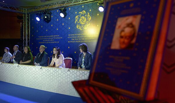 Участники Международного конгресса Культурное наследие Узбекистана в Санкт-Петербурге. - Sputnik Узбекистан