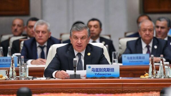 Шавкат Мирзиёев на саммите ШОС в Циндао - Sputnik Узбекистан