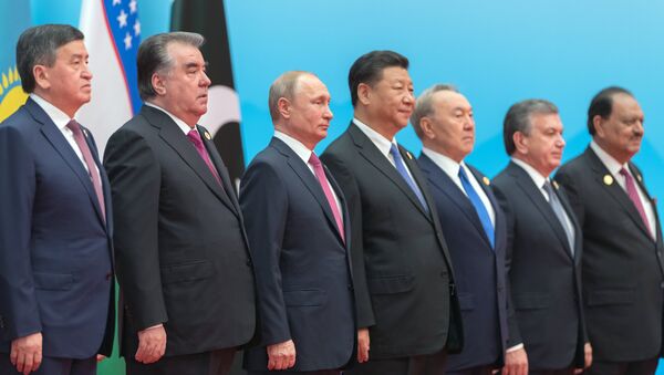 Президент РФ В. Путин на саммите ШОС в Китае. День второй - Sputnik Узбекистан