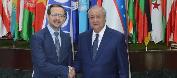 Министр иностранных дел Республики Узбекистан Абдулазиз Камилов встретился с делегацией Организации по безопасности и сотрудничеству в Европе во главе с Генеральным секретарем Томасом Гремингером. Министр иностранных дел Республики Узбекистан Абдулазиз Камилов встретился с делегацией Организации по безопасности и сотрудничеству в Европе во главе с Генеральным секретарем Томасом Гремингером. - Sputnik Ўзбекистон