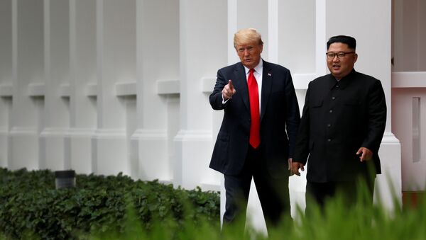 El presidente de EEUU, Donald Trump y el líder norcoreano Kim Jong-un - Sputnik O‘zbekiston