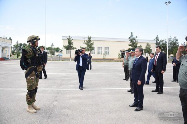 Президент поручил открыть кружки парашютизма при организациях Ватанпарвар Президент поручил открыть кружки парашютизма при организациях Ватанпарвар - Sputnik Узбекистан